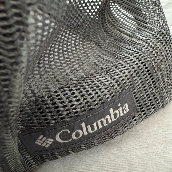 COLUMBIA (trademark) cap. With Columbia patch on front - Picture 3 of 11